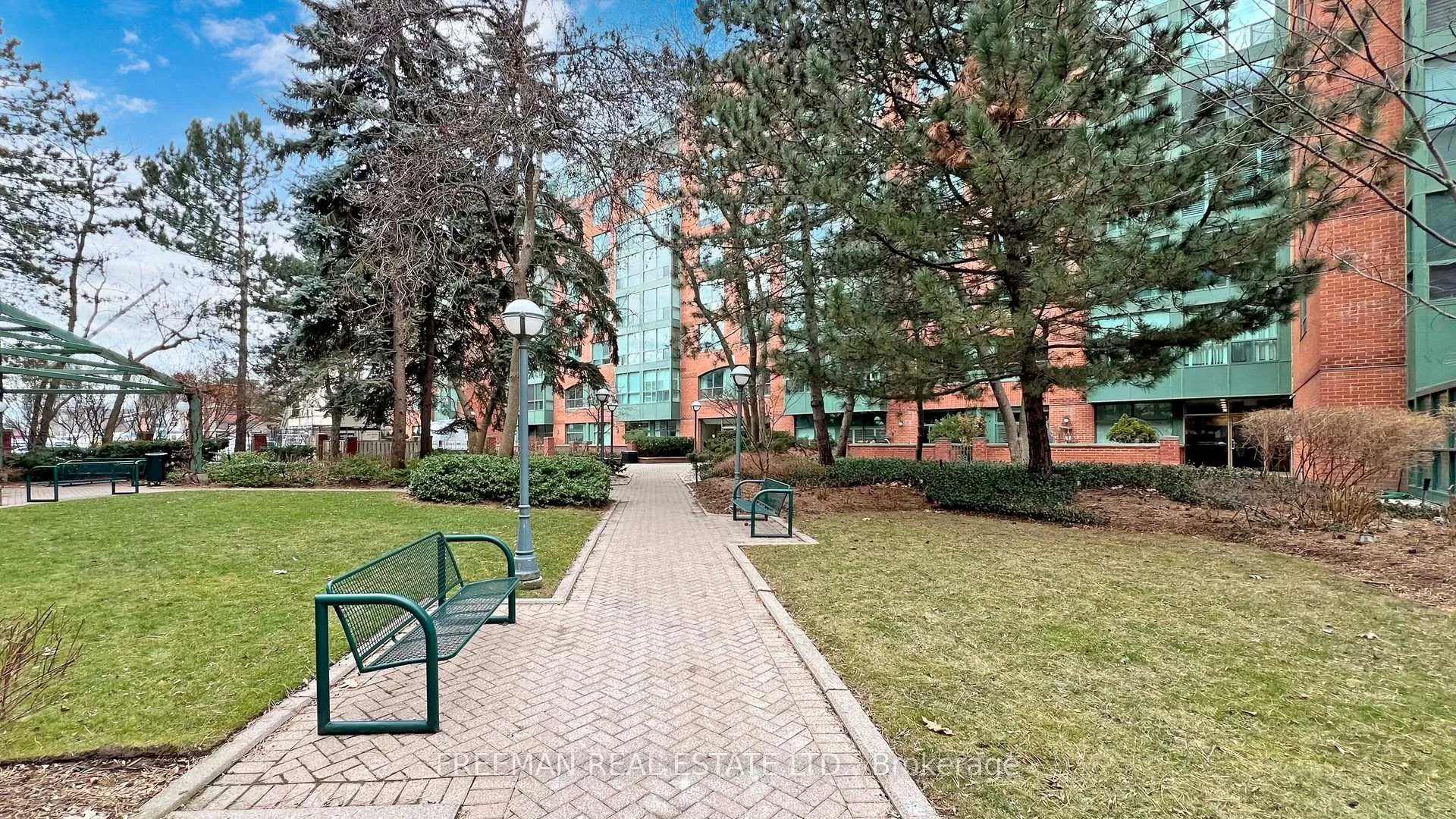 Photo 3 of Unit 203, 95 Prince Arthur Avenue, Toronto, The Annex — HOMEH