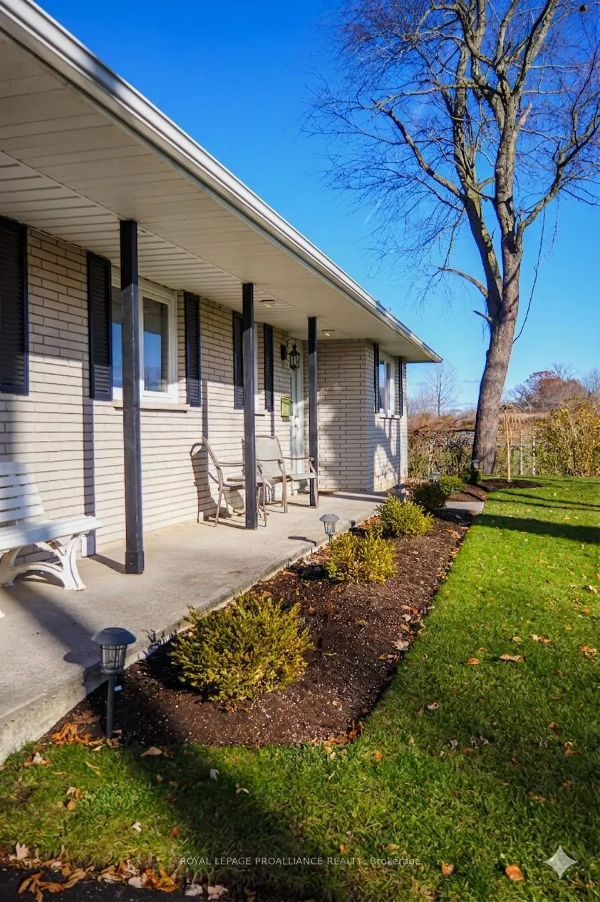 Photo 3 of 371 Maple Avenue, Deseronto, Deseronto (Town) — HOMEH