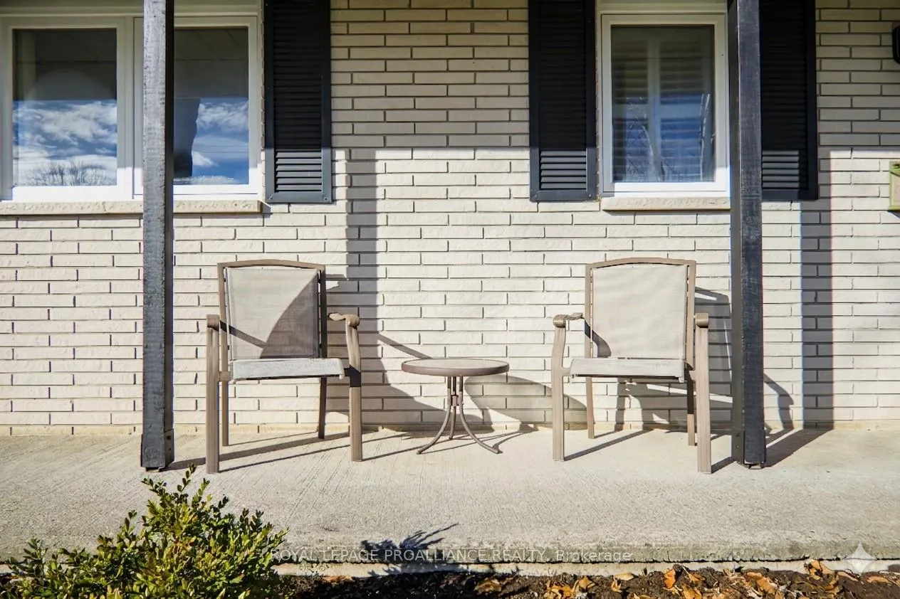 Photo 5 of 371 Maple Avenue, Deseronto, Deseronto (Town) — HOMEH
