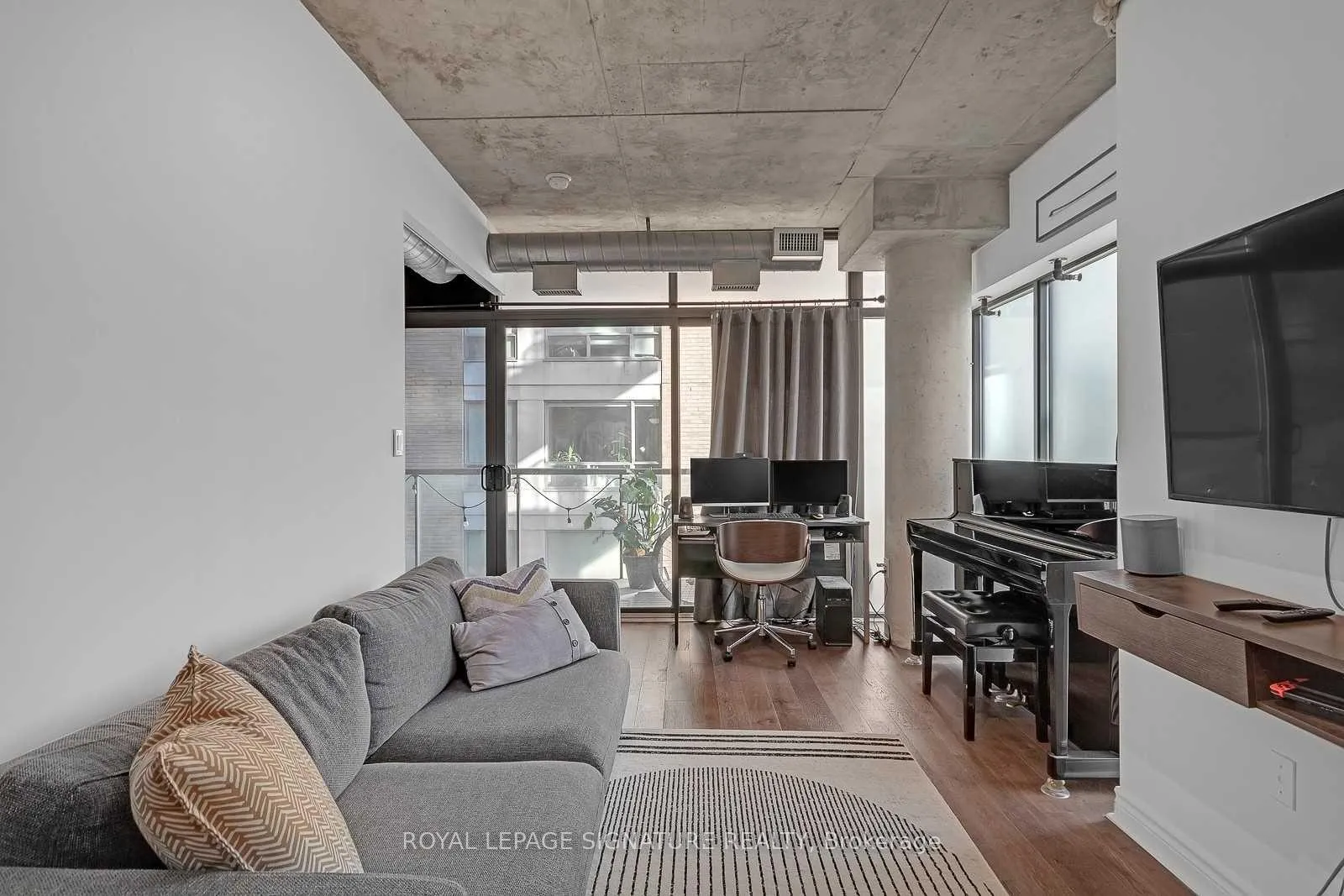 Photo 6 of Unit 404, 533 Richmond Street W, Toronto, Waterfront Communities — HOMEH