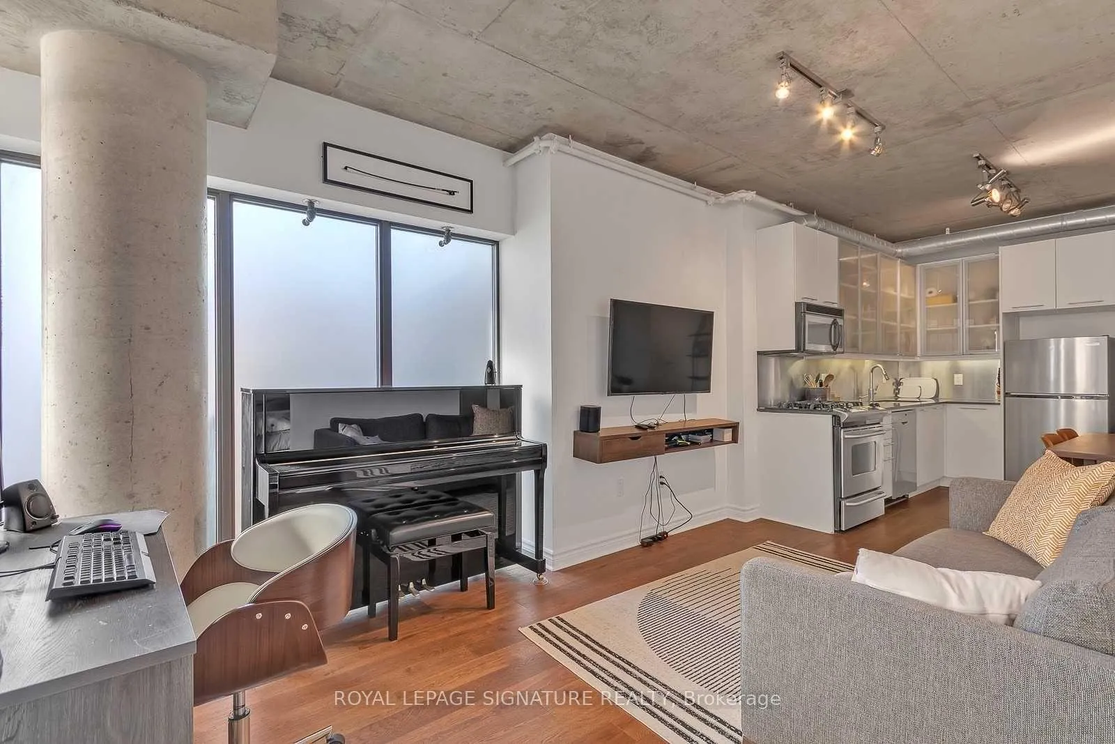 Photo 9 of Unit 404, 533 Richmond Street W, Toronto, Waterfront Communities — HOMEH