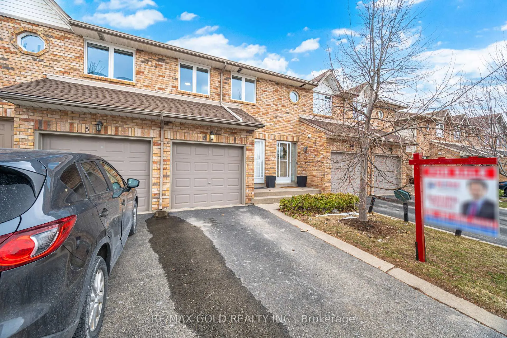 Photo 3 of Unit 6, 2015 Cleaver Avenue, Burlington, Headon — HOMEH