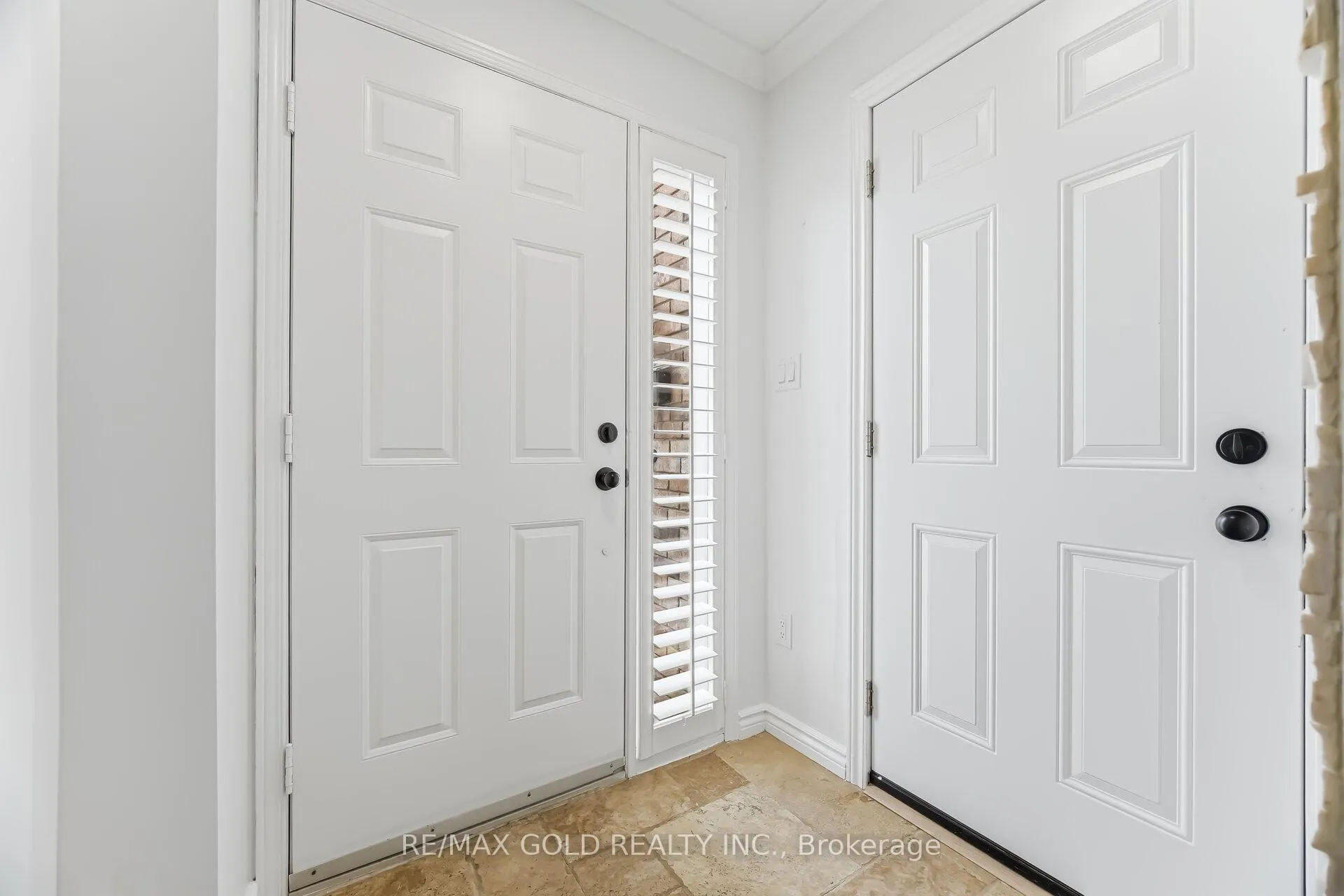 Photo 5 of Unit 6, 2015 Cleaver Avenue, Burlington, Headon — HOMEH