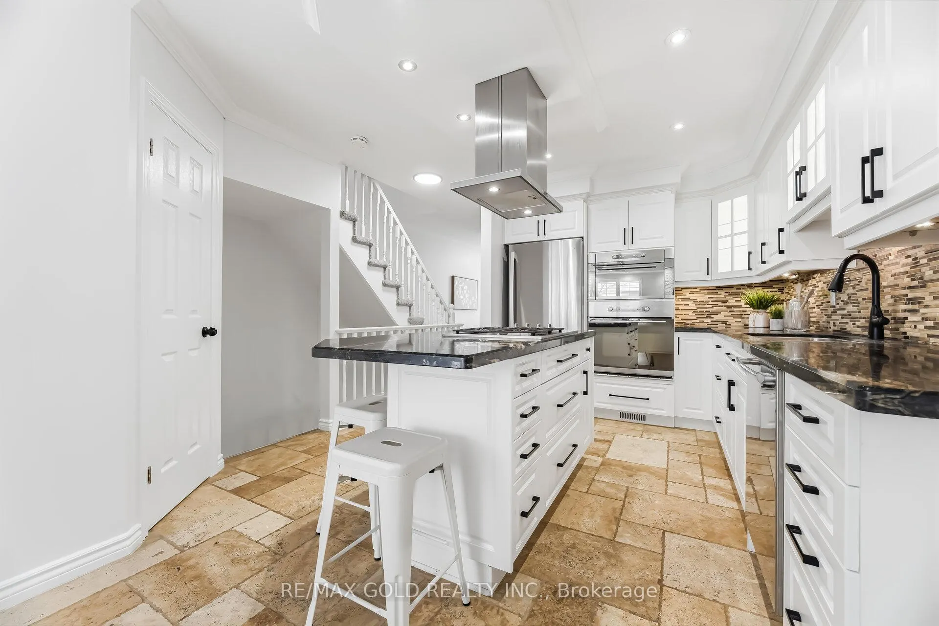 Photo 8 of Unit 6, 2015 Cleaver Avenue, Burlington, Headon — HOMEH