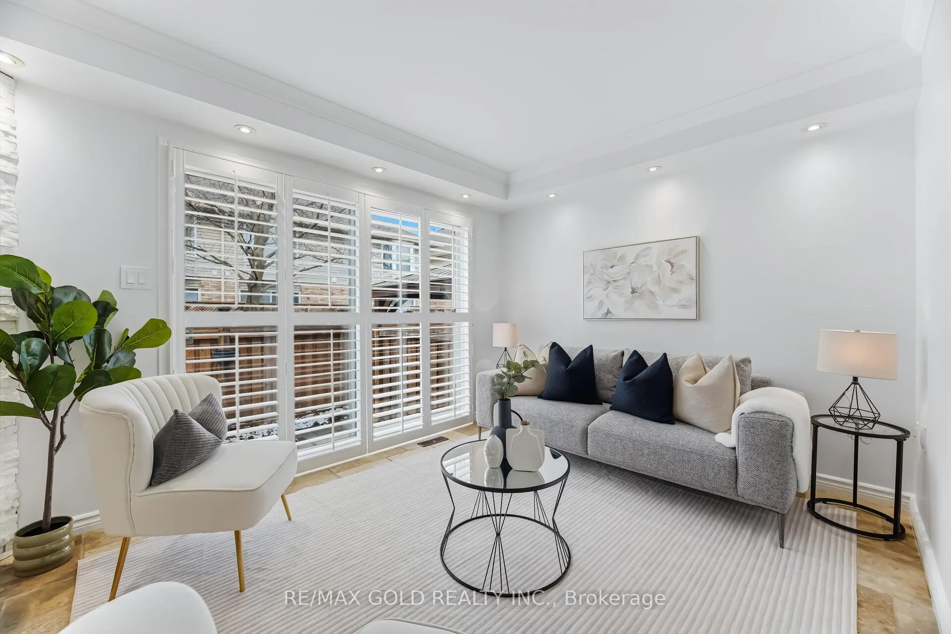 Photo 12 of Unit 6, 2015 Cleaver Avenue, Burlington, Headon — HOMEH