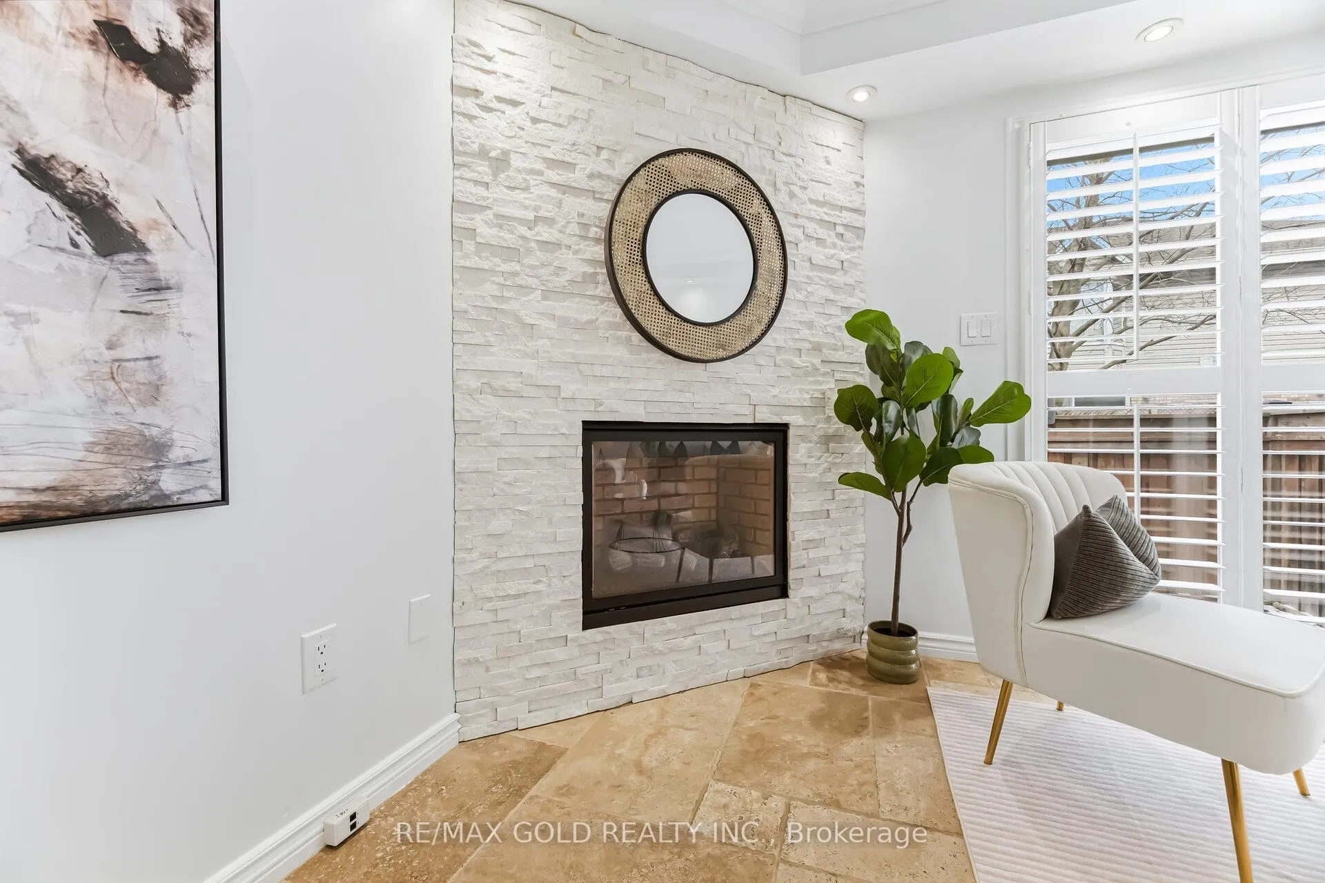 Photo 13 of Unit 6, 2015 Cleaver Avenue, Burlington, Headon — HOMEH
