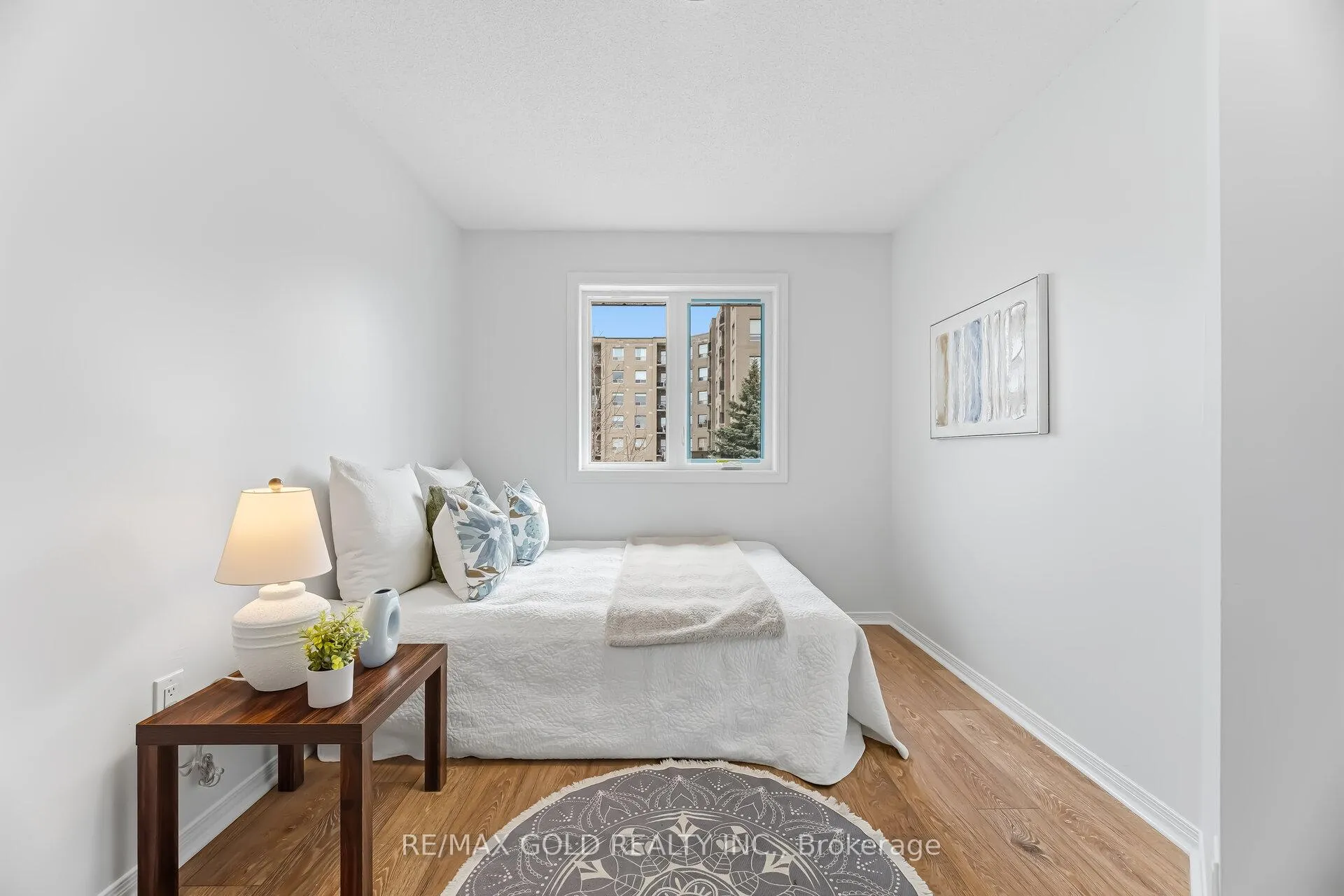 Photo 20 of Unit 6, 2015 Cleaver Avenue, Burlington, Headon — HOMEH