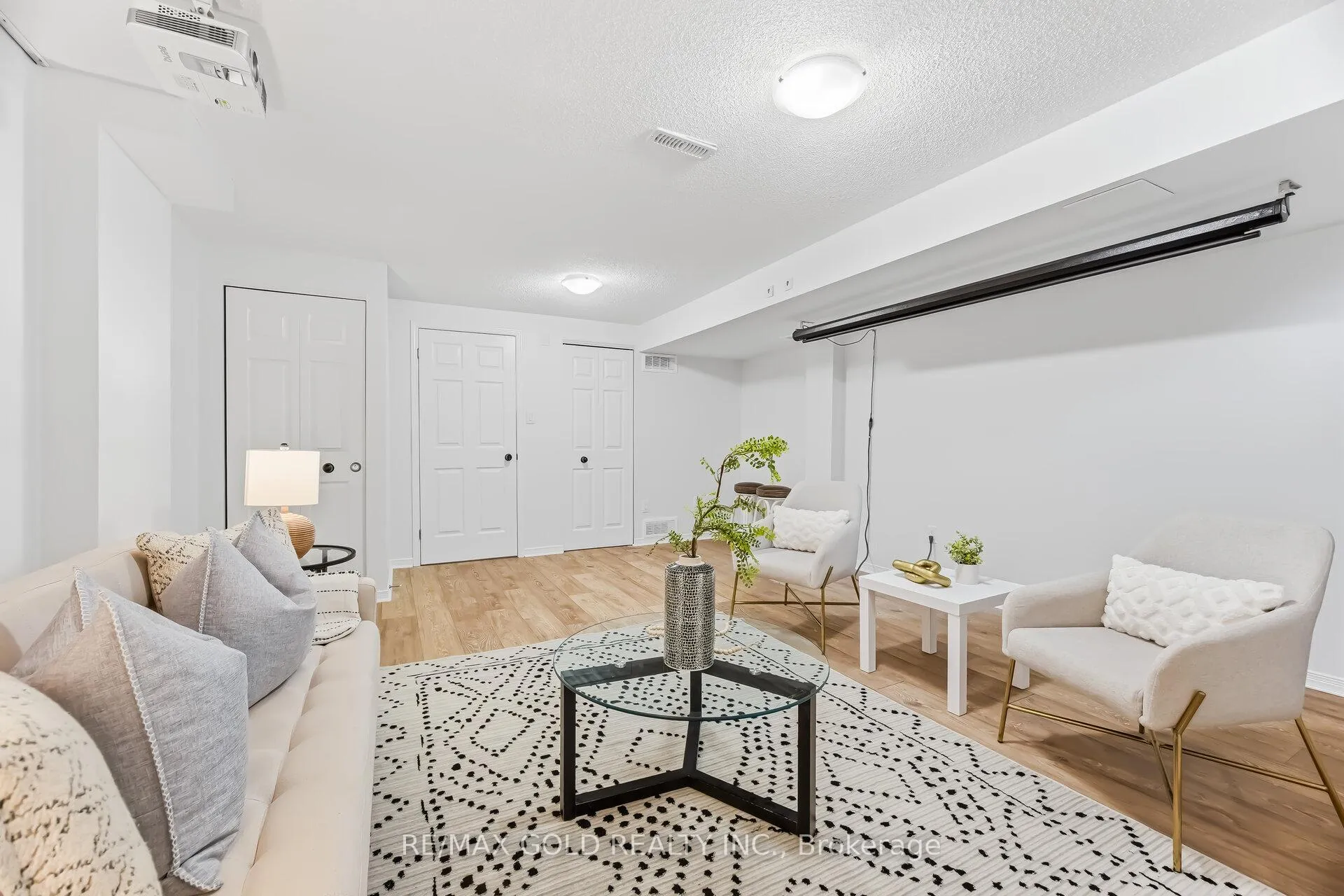 Photo 26 of Unit 6, 2015 Cleaver Avenue, Burlington, Headon — HOMEH