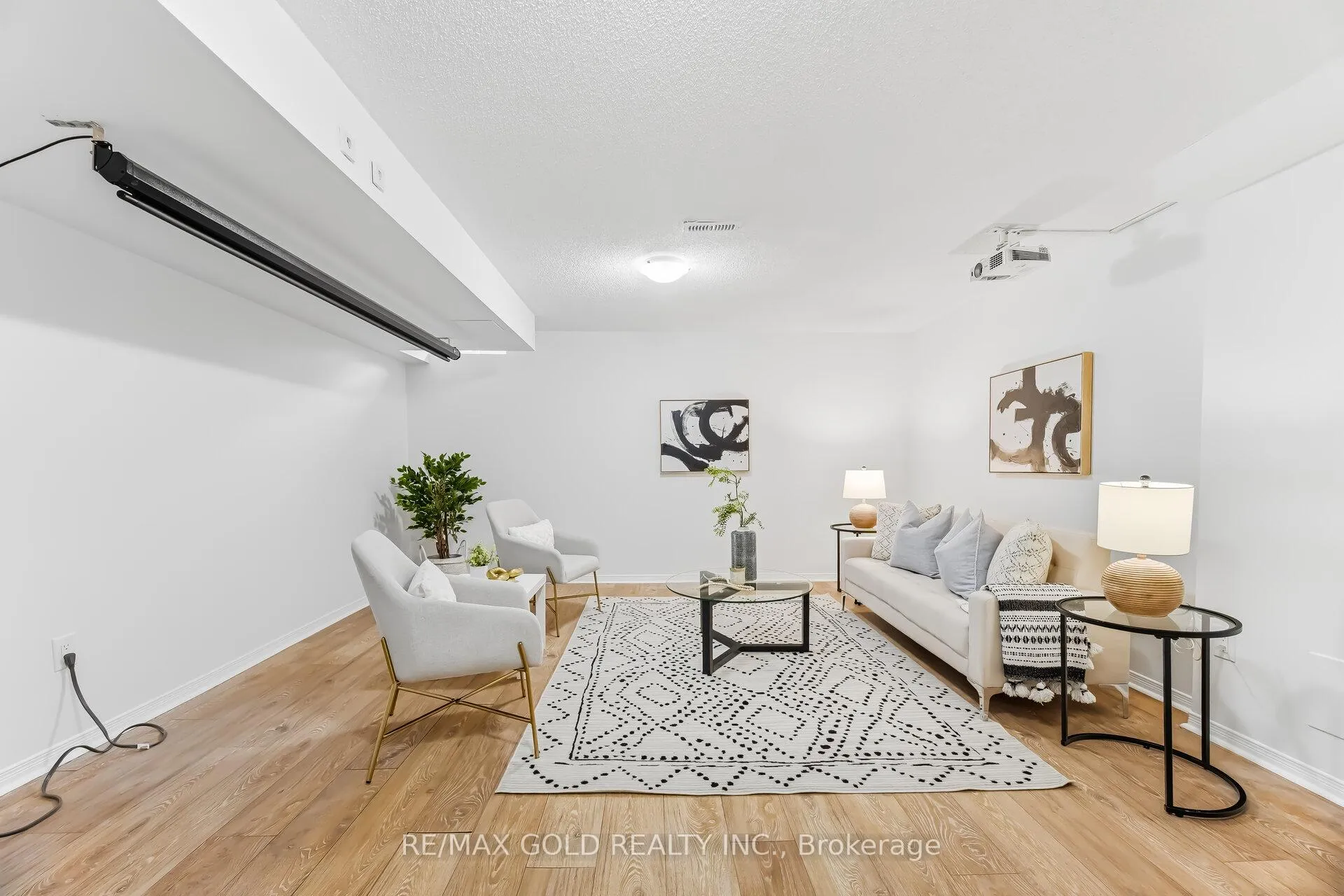 Photo 27 of Unit 6, 2015 Cleaver Avenue, Burlington, Headon — HOMEH