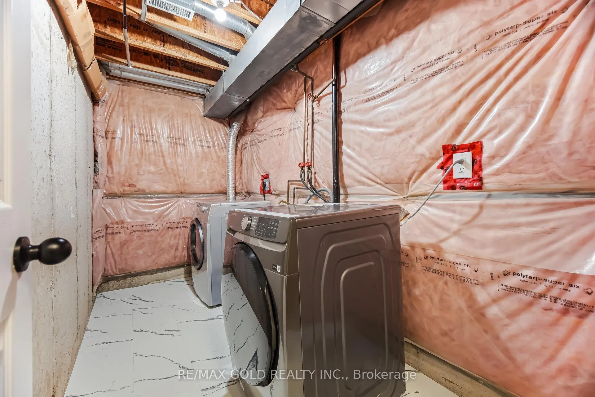 Photo 28 of Unit 6, 2015 Cleaver Avenue, Burlington, Headon — HOMEH