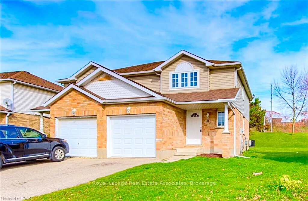Photo 2 of 32 Hackberry Street, Kitchener, Larentian West — HOMEH