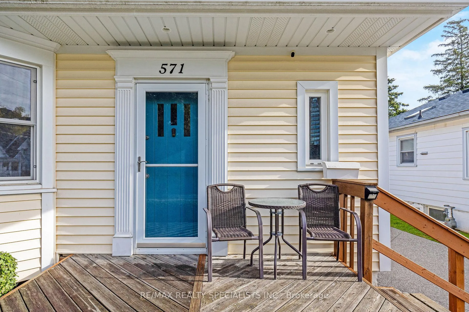 Photo 5 of 571 Clark Avenue, Burlington, Brant — HOMEH
