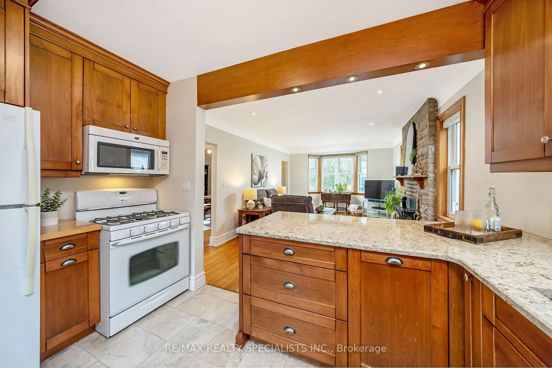 Photo 14 of 571 Clark Avenue, Burlington, Brant — HOMEH