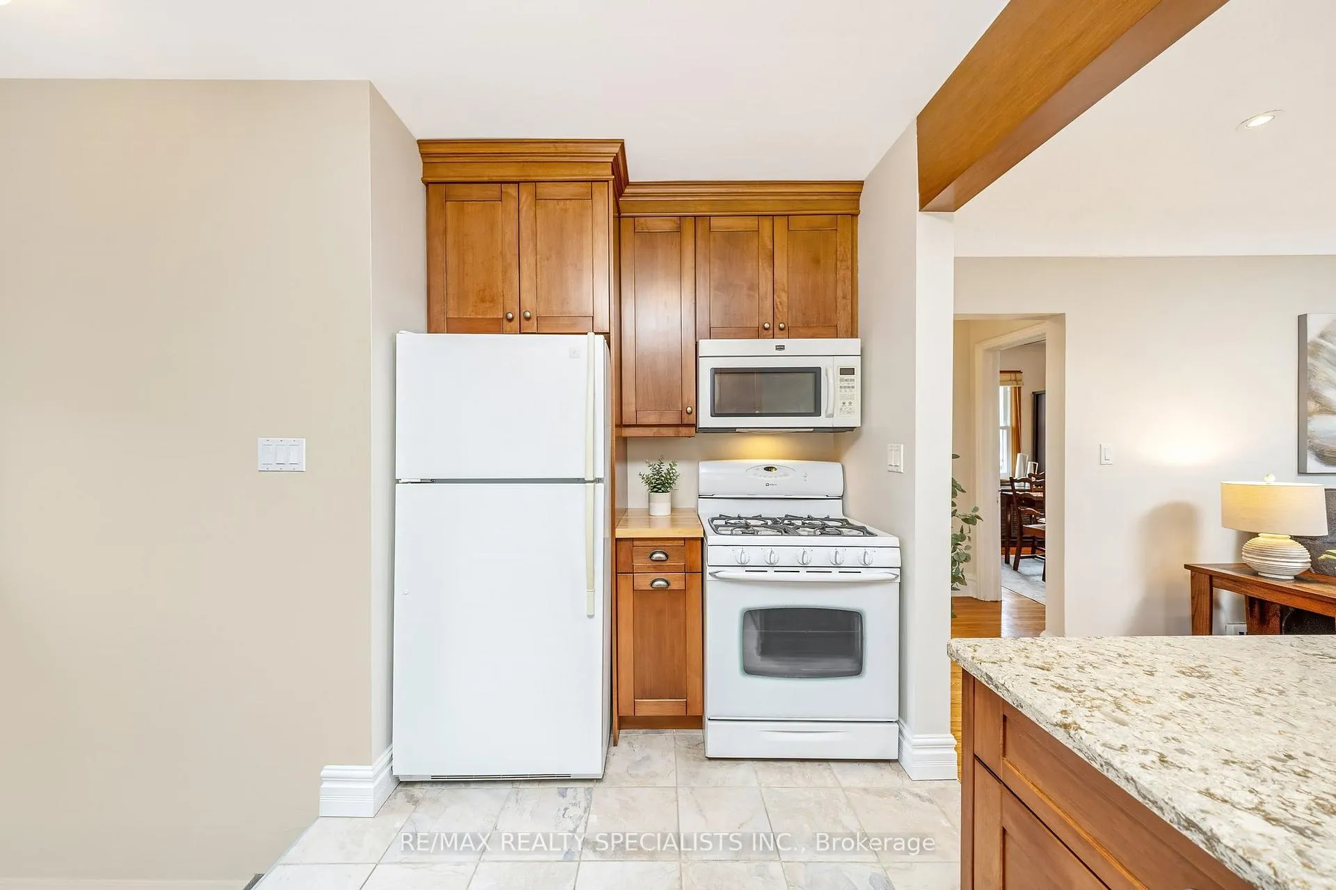 Photo 15 of 571 Clark Avenue, Burlington, Brant — HOMEH