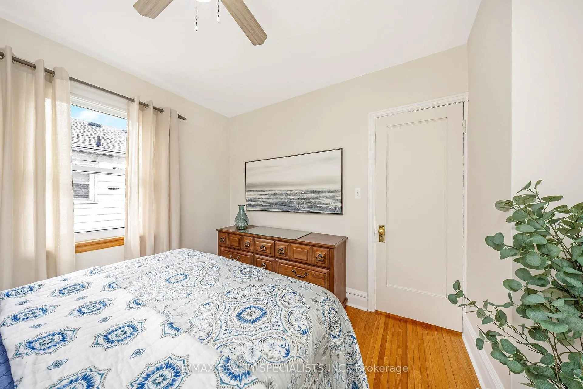 Photo 17 of 571 Clark Avenue, Burlington, Brant — HOMEH