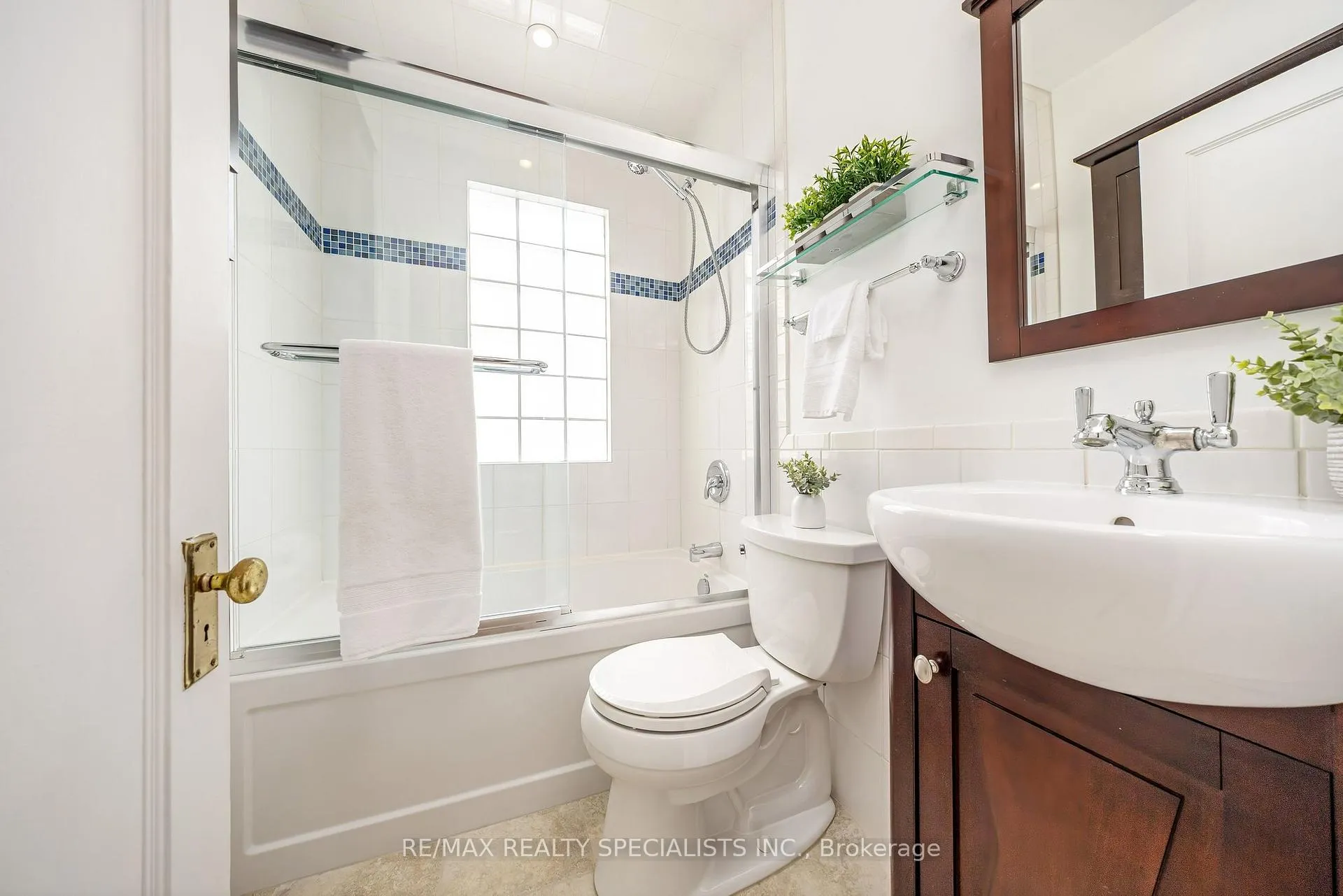 Photo 21 of 571 Clark Avenue, Burlington, Brant — HOMEH