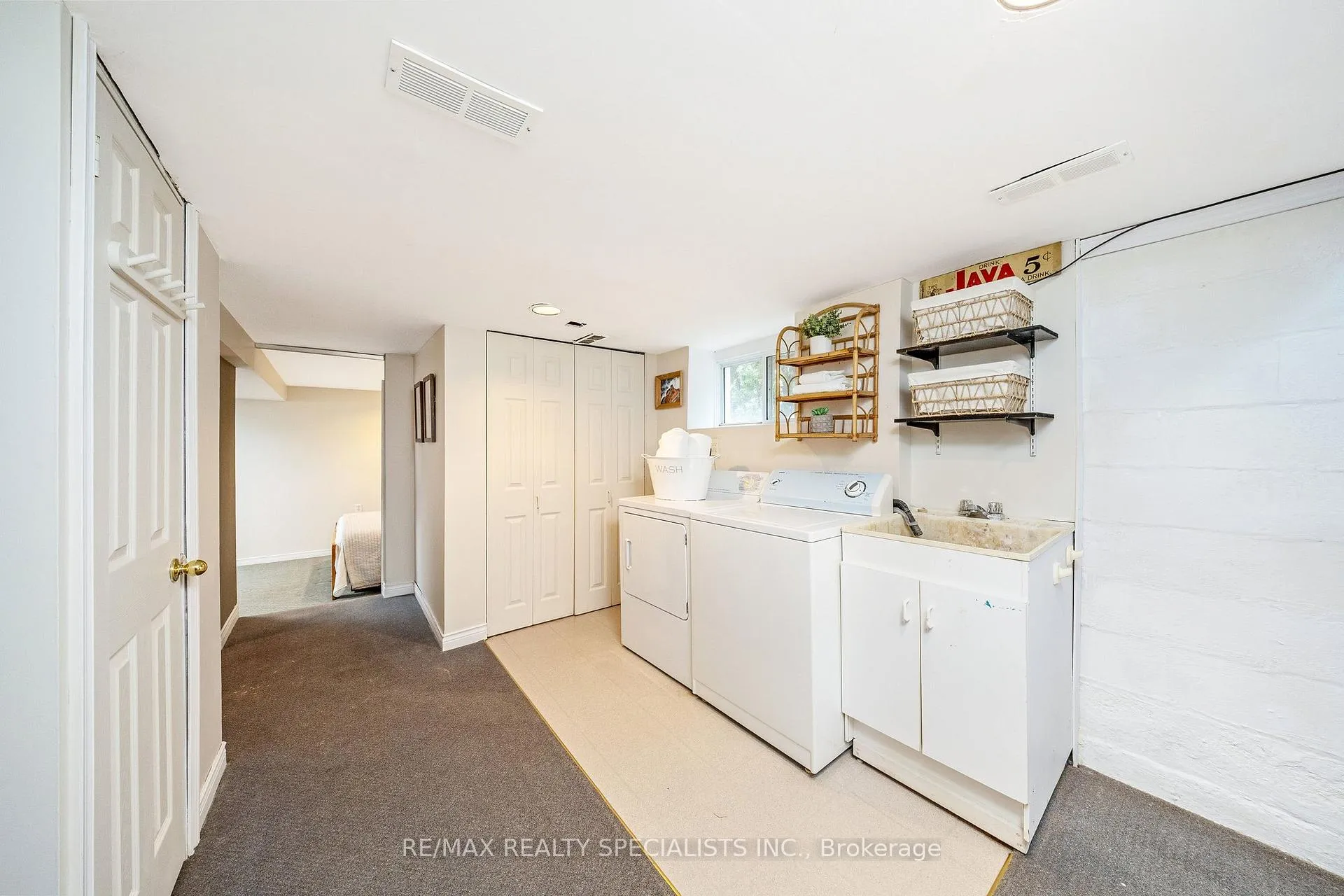 Photo 23 of 571 Clark Avenue, Burlington, Brant — HOMEH
