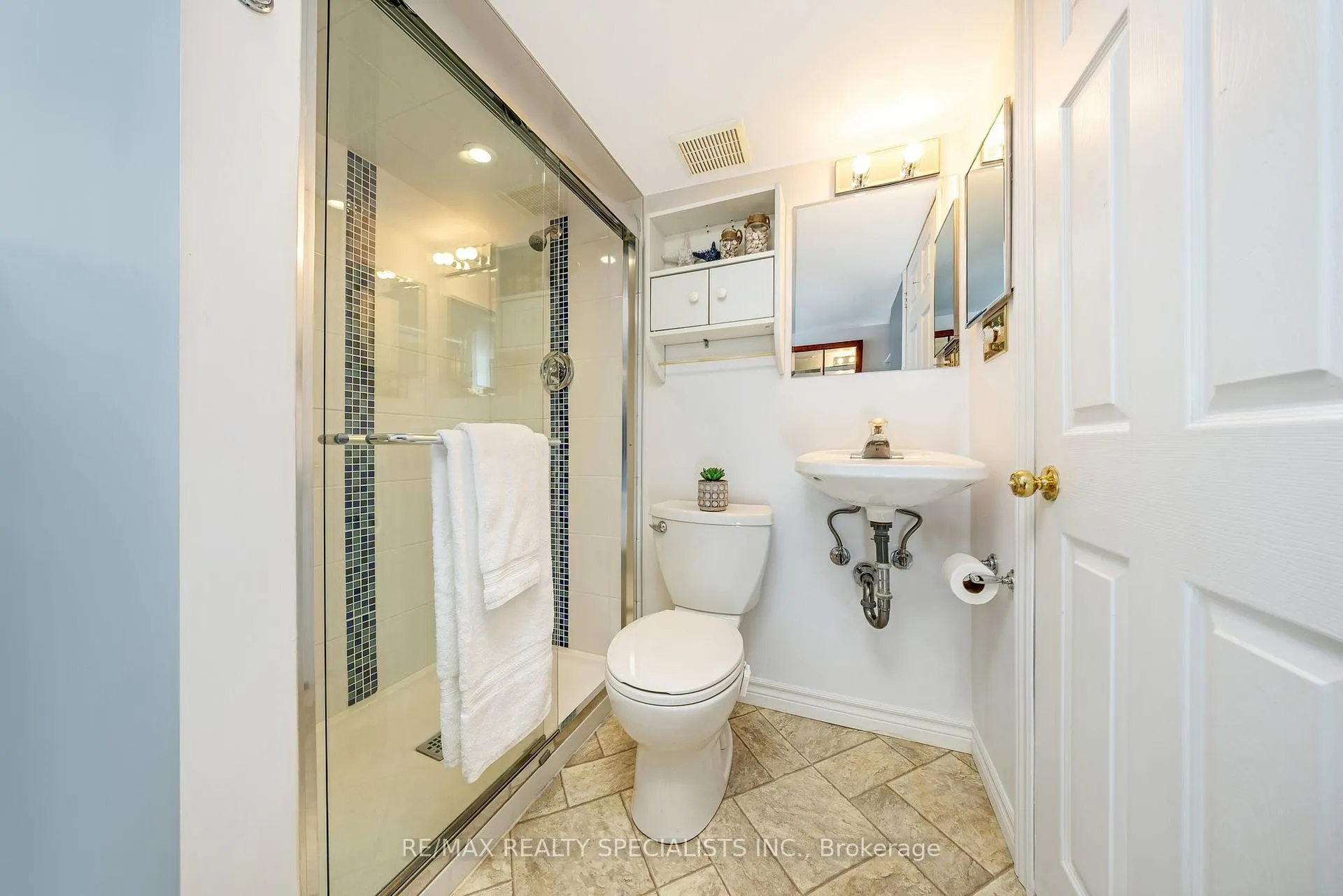 Photo 28 of 571 Clark Avenue, Burlington, Brant — HOMEH
