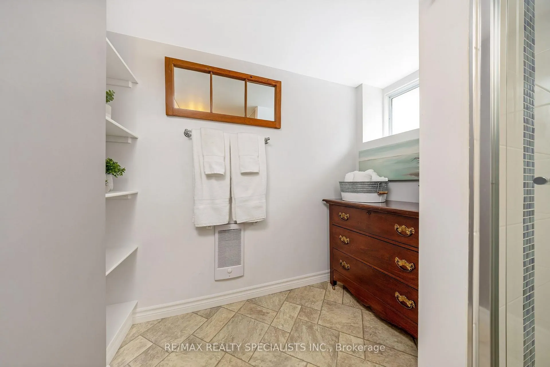 Photo 29 of 571 Clark Avenue, Burlington, Brant — HOMEH