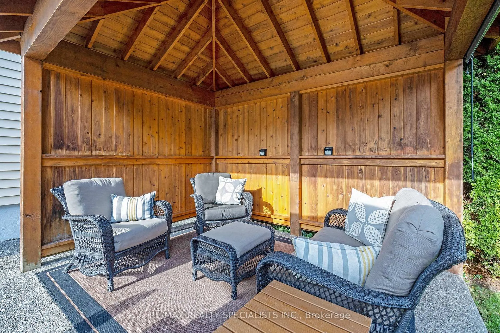 Photo 32 of 571 Clark Avenue, Burlington, Brant — HOMEH