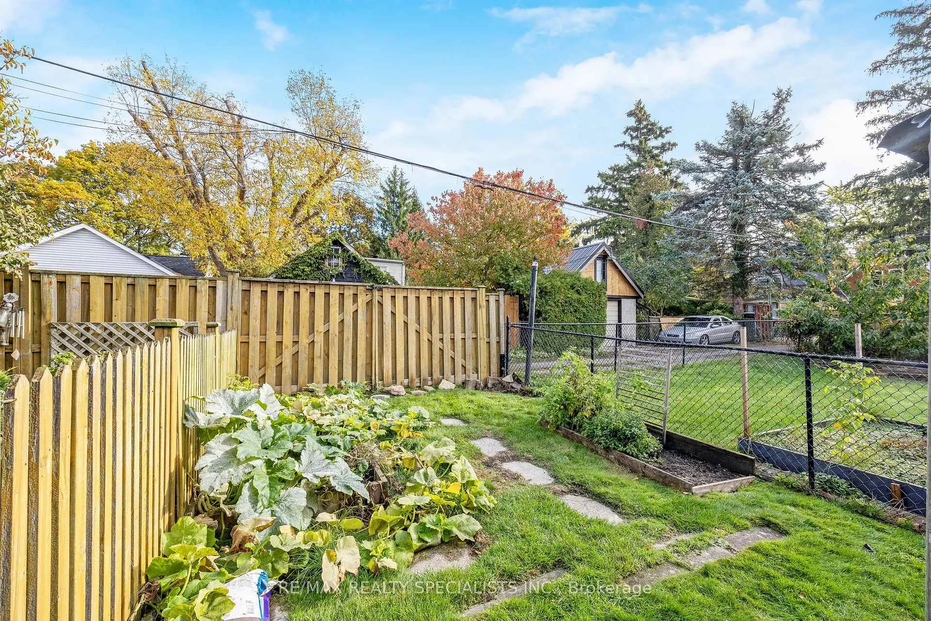 Photo 37 of 571 Clark Avenue, Burlington, Brant — HOMEH