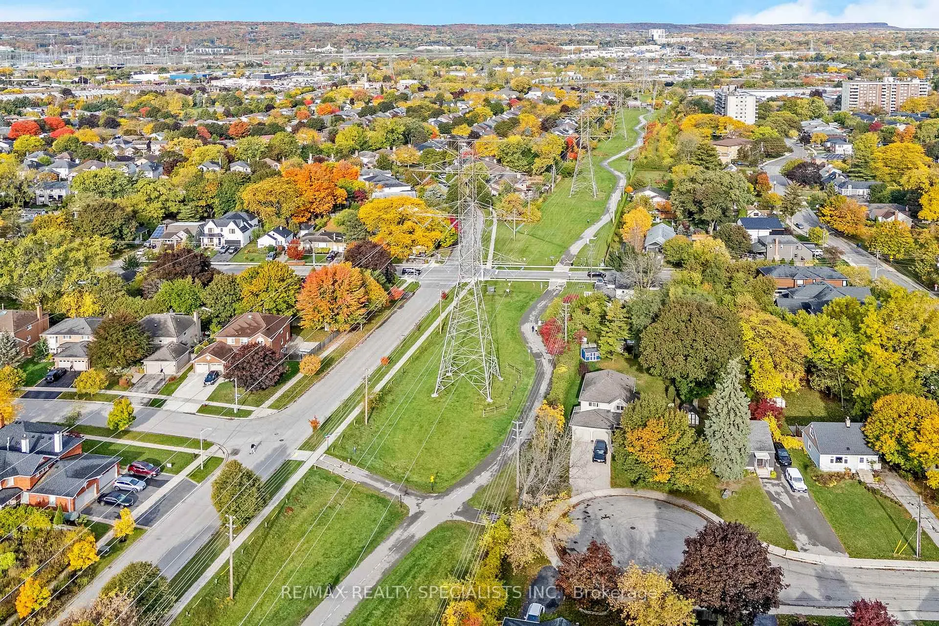 Photo 43 of 571 Clark Avenue, Burlington, Brant — HOMEH