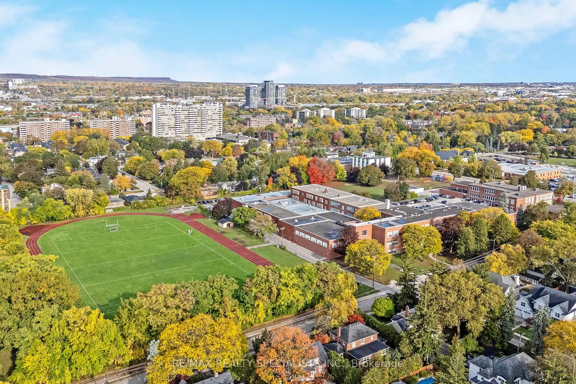 Photo 44 of 571 Clark Avenue, Burlington, Brant — HOMEH