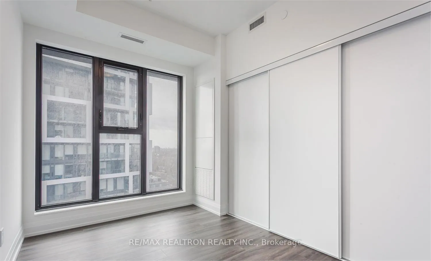 Photo 7 of Unit 2703, 20 Soudan Avenue, Toronto, Mount Pleasant West — HOMEH