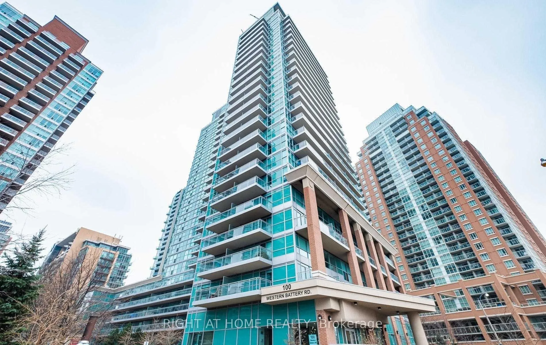 Front of Unit 809, 100 Western Battery Road