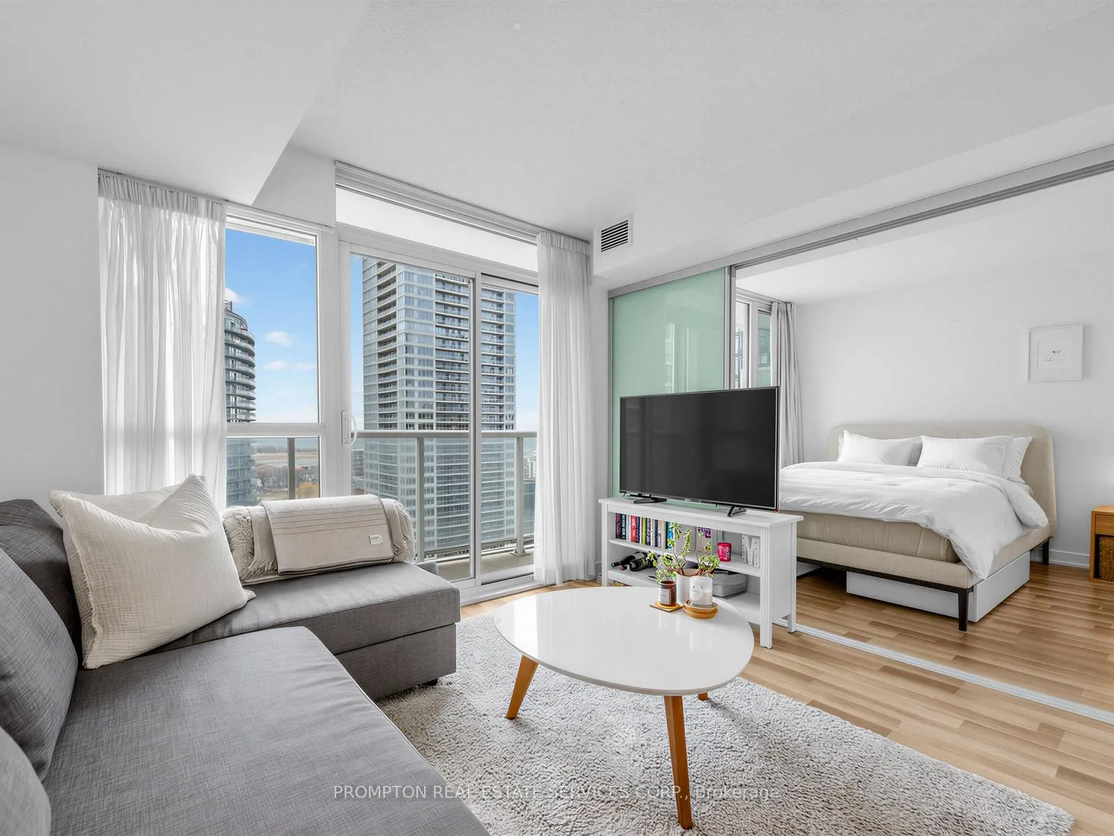 Photo 6 of Unit 2102, 85 Queens Wharf Road, Toronto, Waterfront Communities — HOMEH
