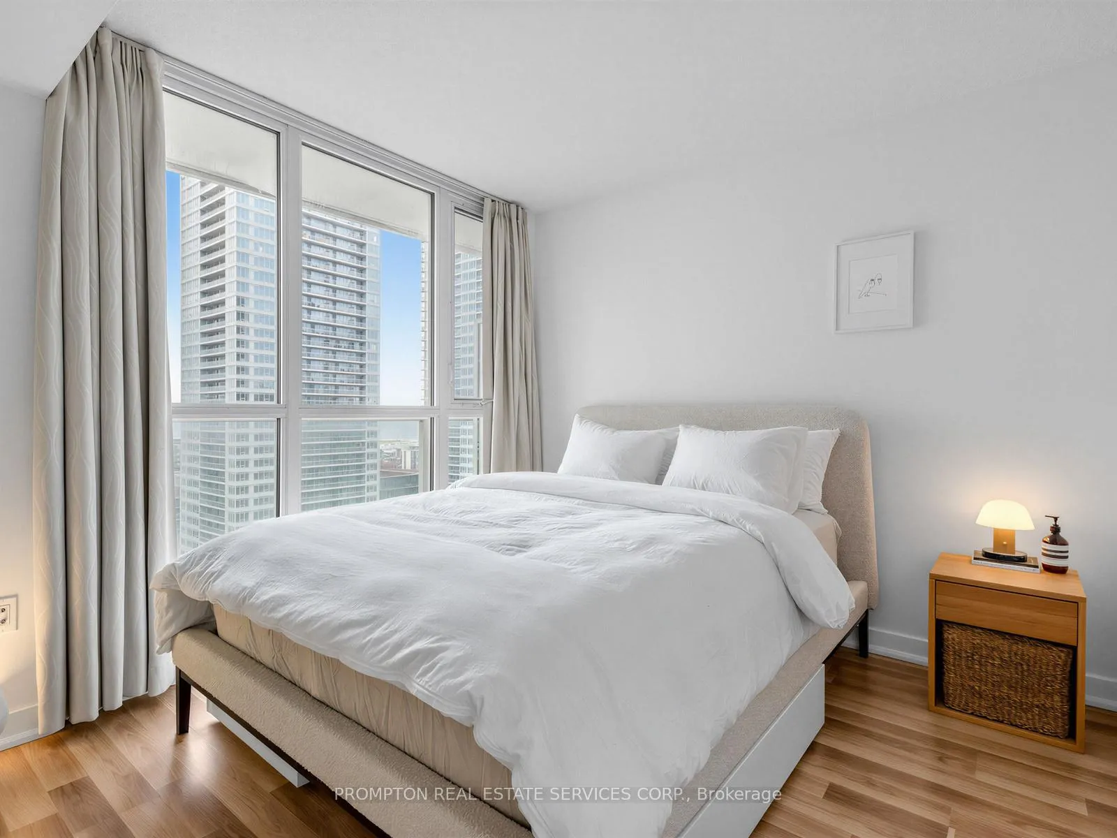 Photo 7 of Unit 2102, 85 Queens Wharf Road, Toronto, Waterfront Communities — HOMEH