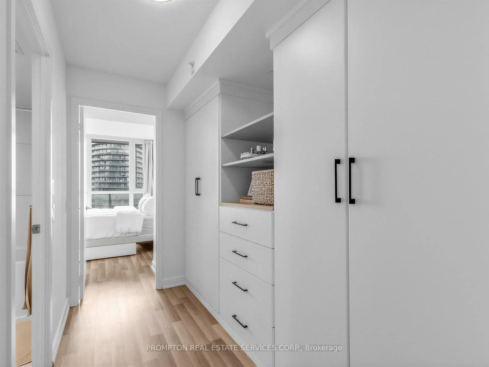 Photo 8 of Unit 2102, 85 Queens Wharf Road, Toronto, Waterfront Communities — HOMEH