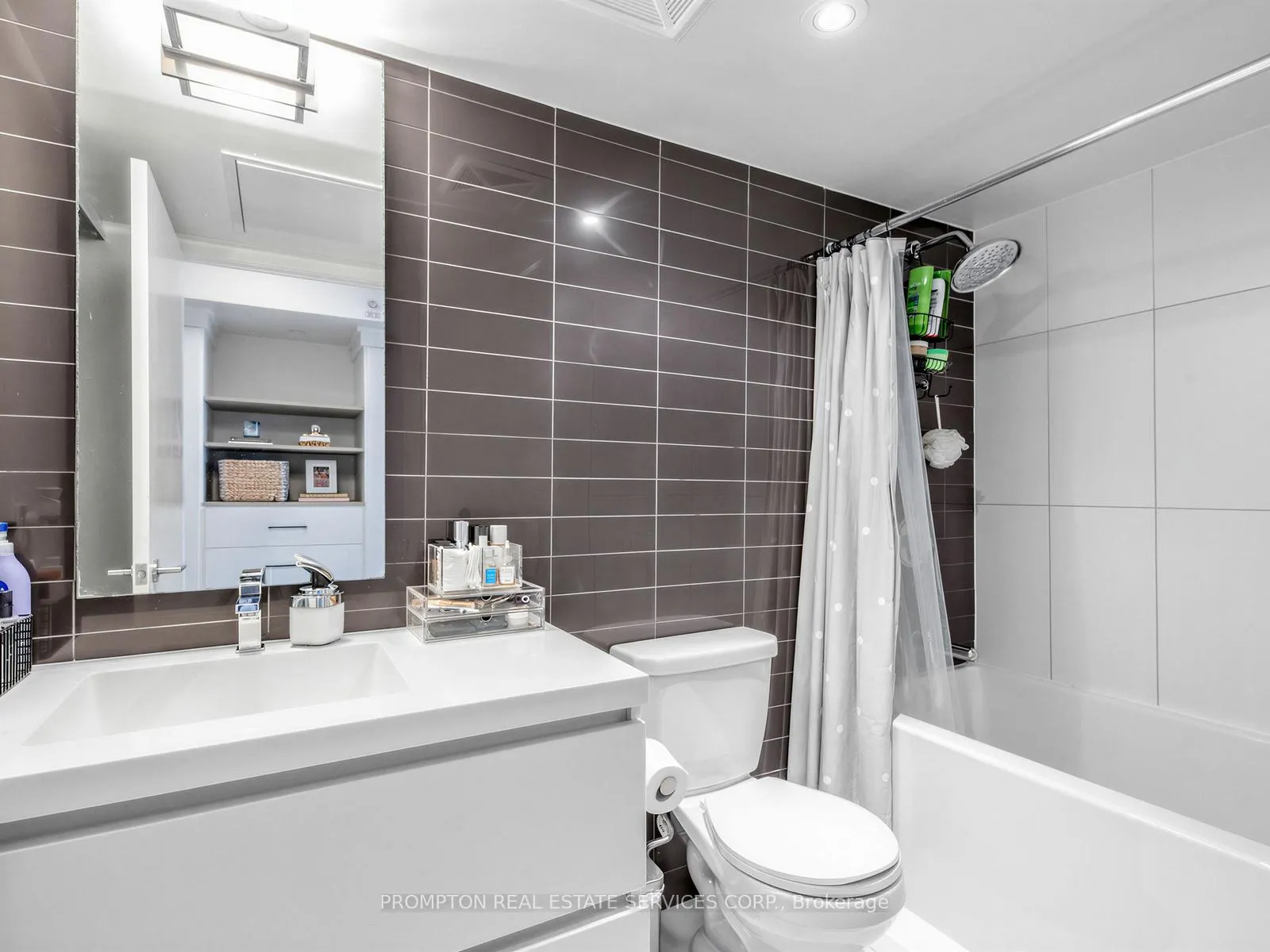 Photo 10 of Unit 2102, 85 Queens Wharf Road, Toronto, Waterfront Communities — HOMEH
