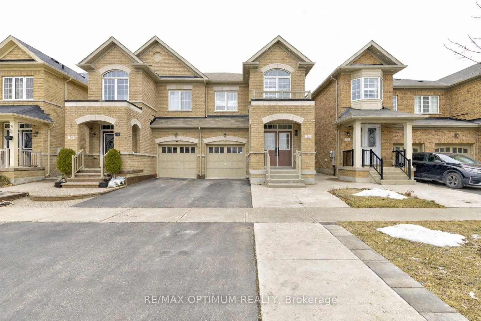 Photo 2 of 24 Walbrook Road, Brampton, Credit Valley — HOMEH