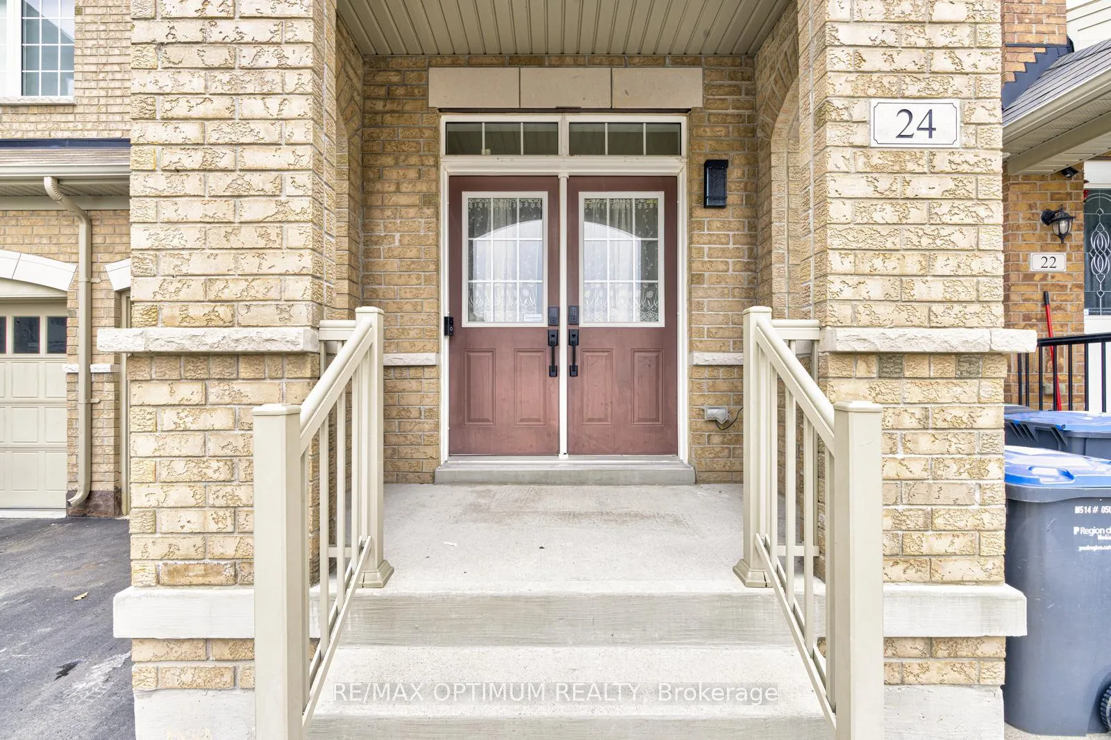 Photo 3 of 24 Walbrook Road, Brampton, Credit Valley — HOMEH