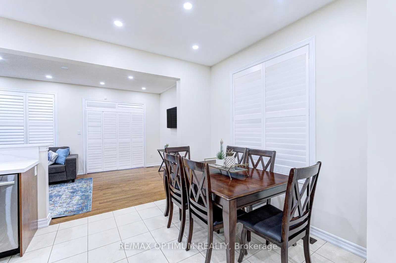 Photo 12 of 24 Walbrook Road, Brampton, Credit Valley — HOMEH