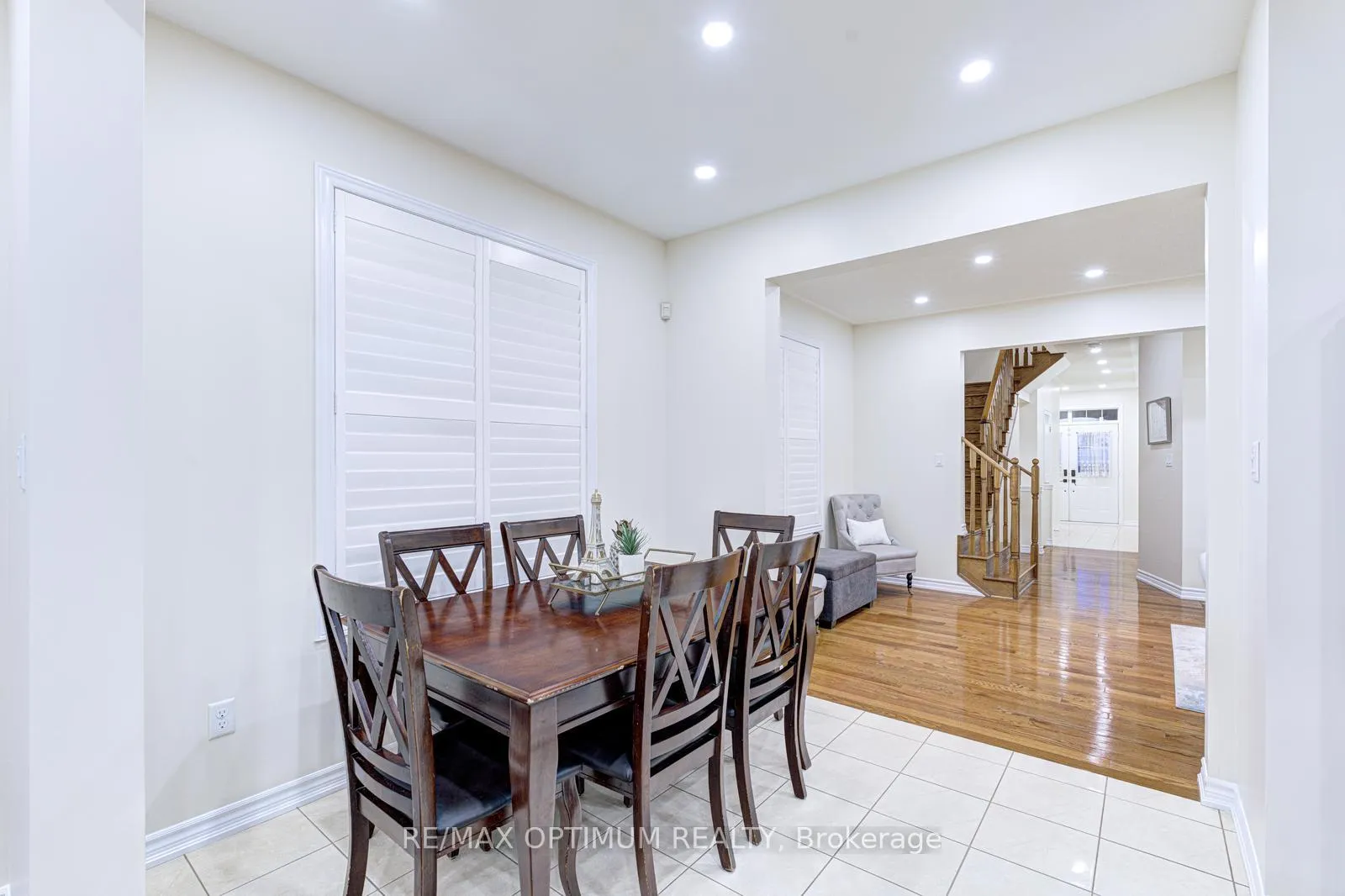 Photo 13 of 24 Walbrook Road, Brampton, Credit Valley — HOMEH