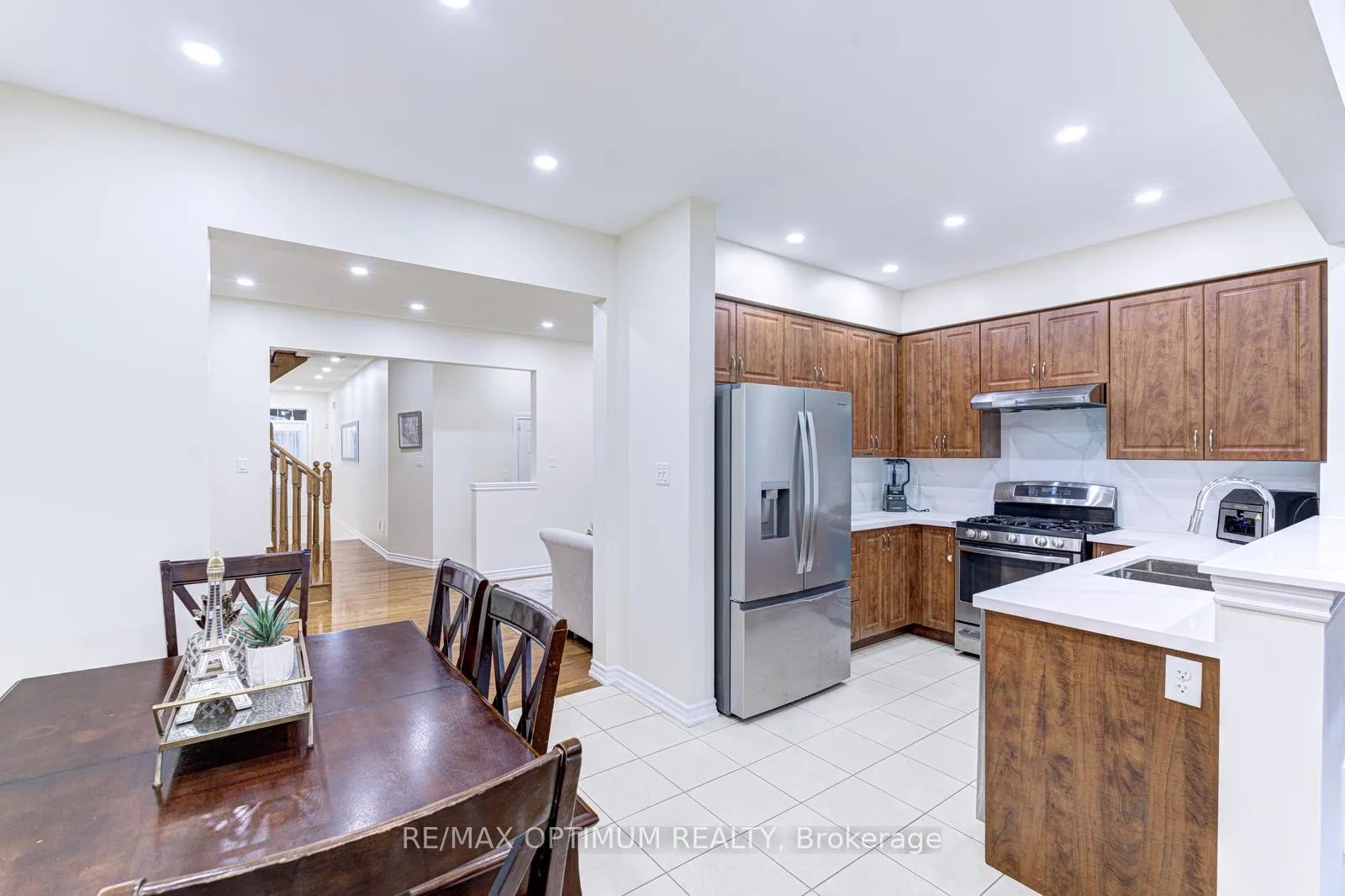 Photo 14 of 24 Walbrook Road, Brampton, Credit Valley — HOMEH