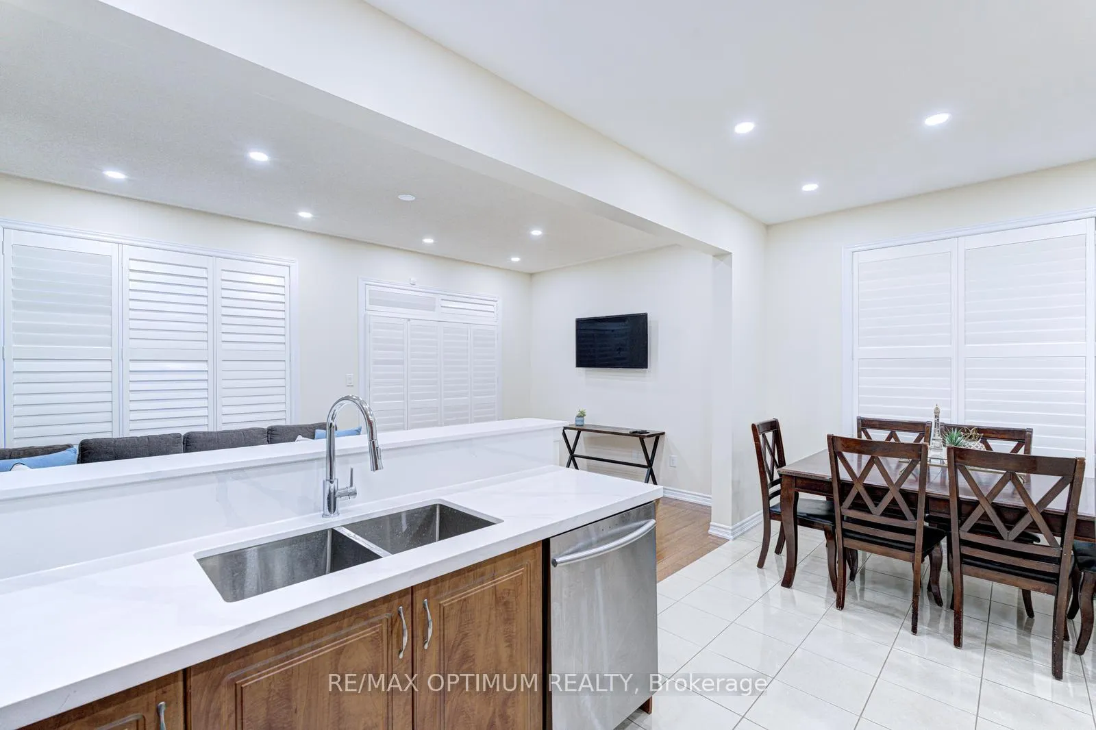 Photo 16 of 24 Walbrook Road, Brampton, Credit Valley — HOMEH