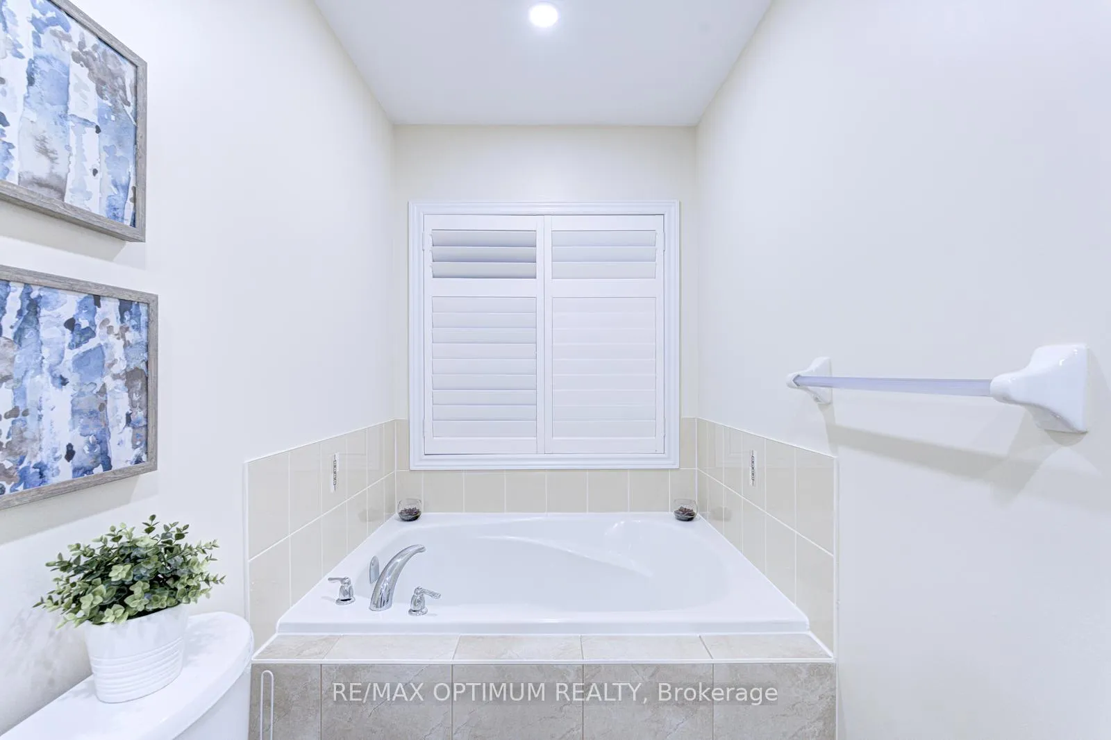 Photo 31 of 24 Walbrook Road, Brampton, Credit Valley — HOMEH