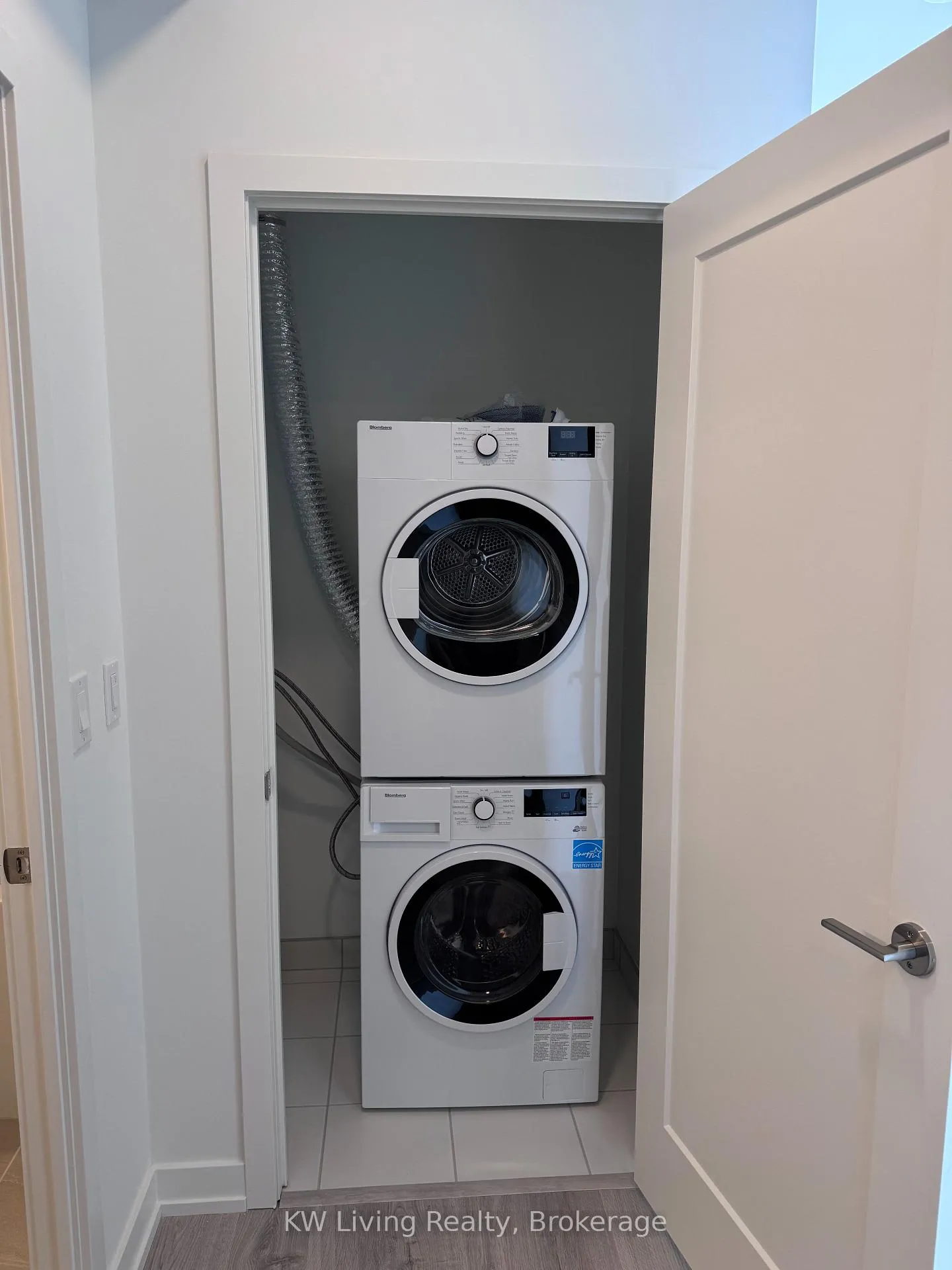 Photo 3 of Unit 1708, 9751 Markham Road, Markham, Greensborough — HOMEH