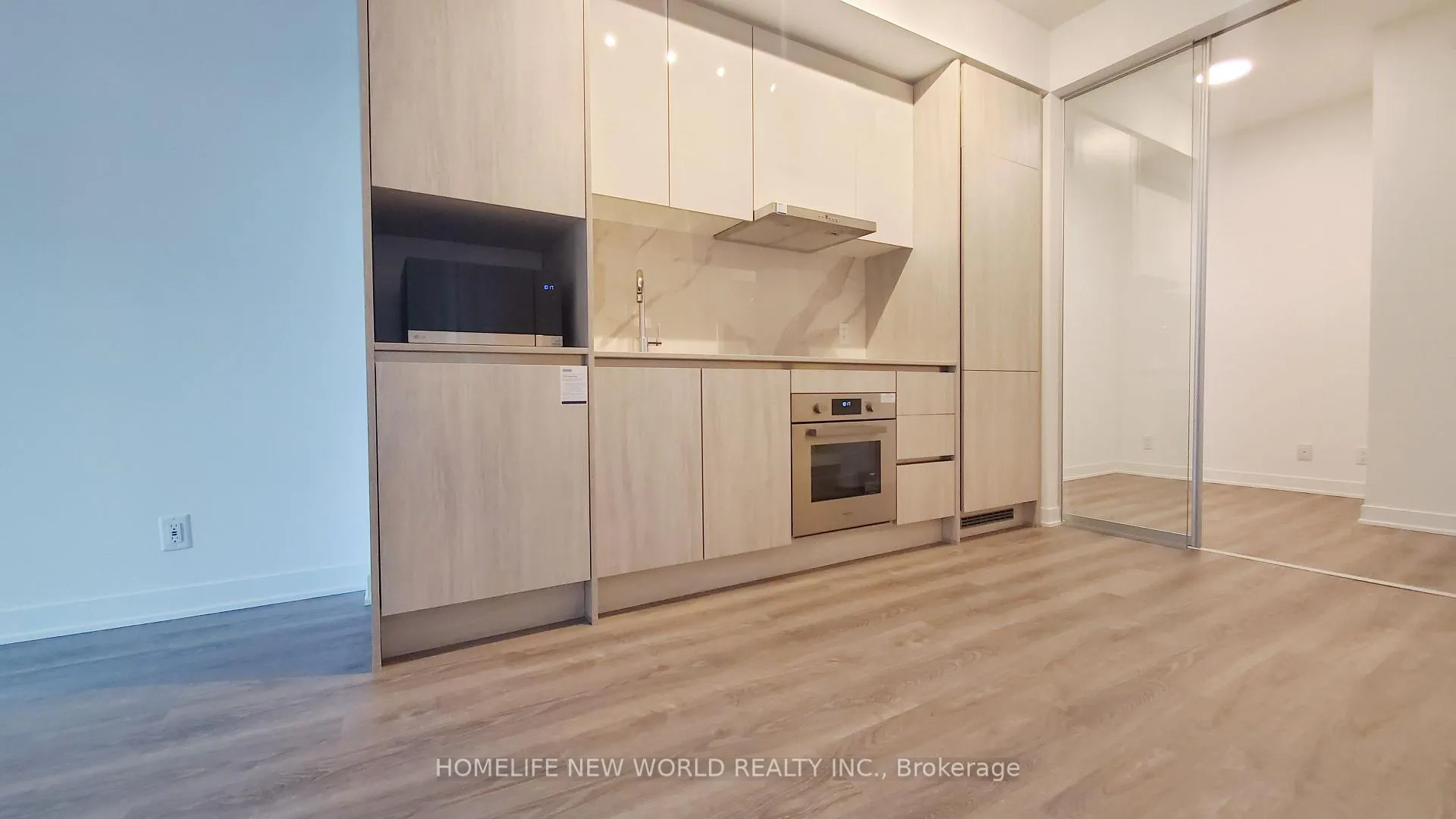 Photo 4 of Unit 3009, 180 Front Street E, Toronto, Moss Park — HOMEH