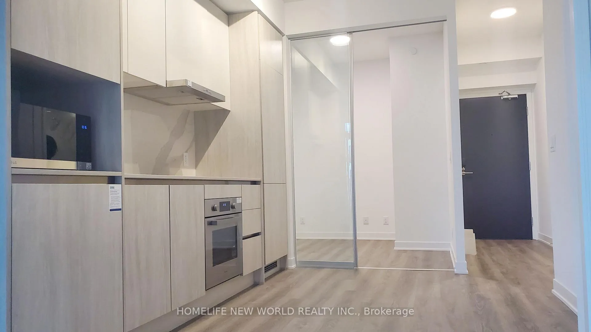 Photo 5 of Unit 3009, 180 Front Street E, Toronto, Moss Park — HOMEH