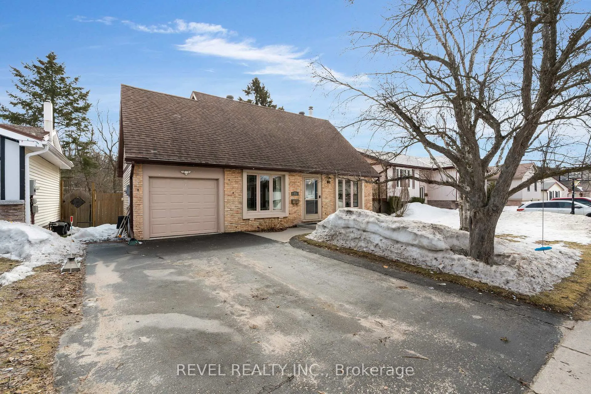 Photo 2 of 23 Oren Boulevard, Barrie, Sunnidale — HOMEH