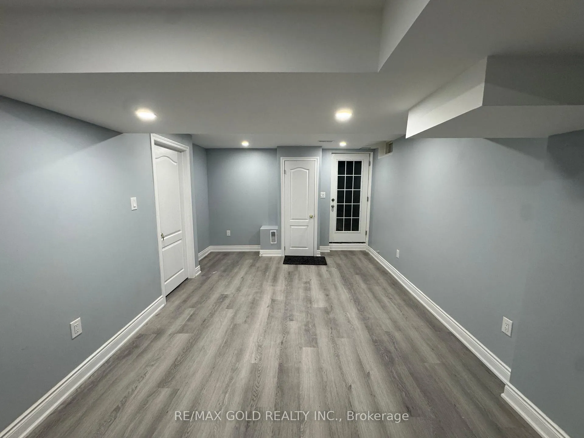 Photo 3 of 17 Capistro Street, Brampton, Fletcher's Meadow — HOMEH