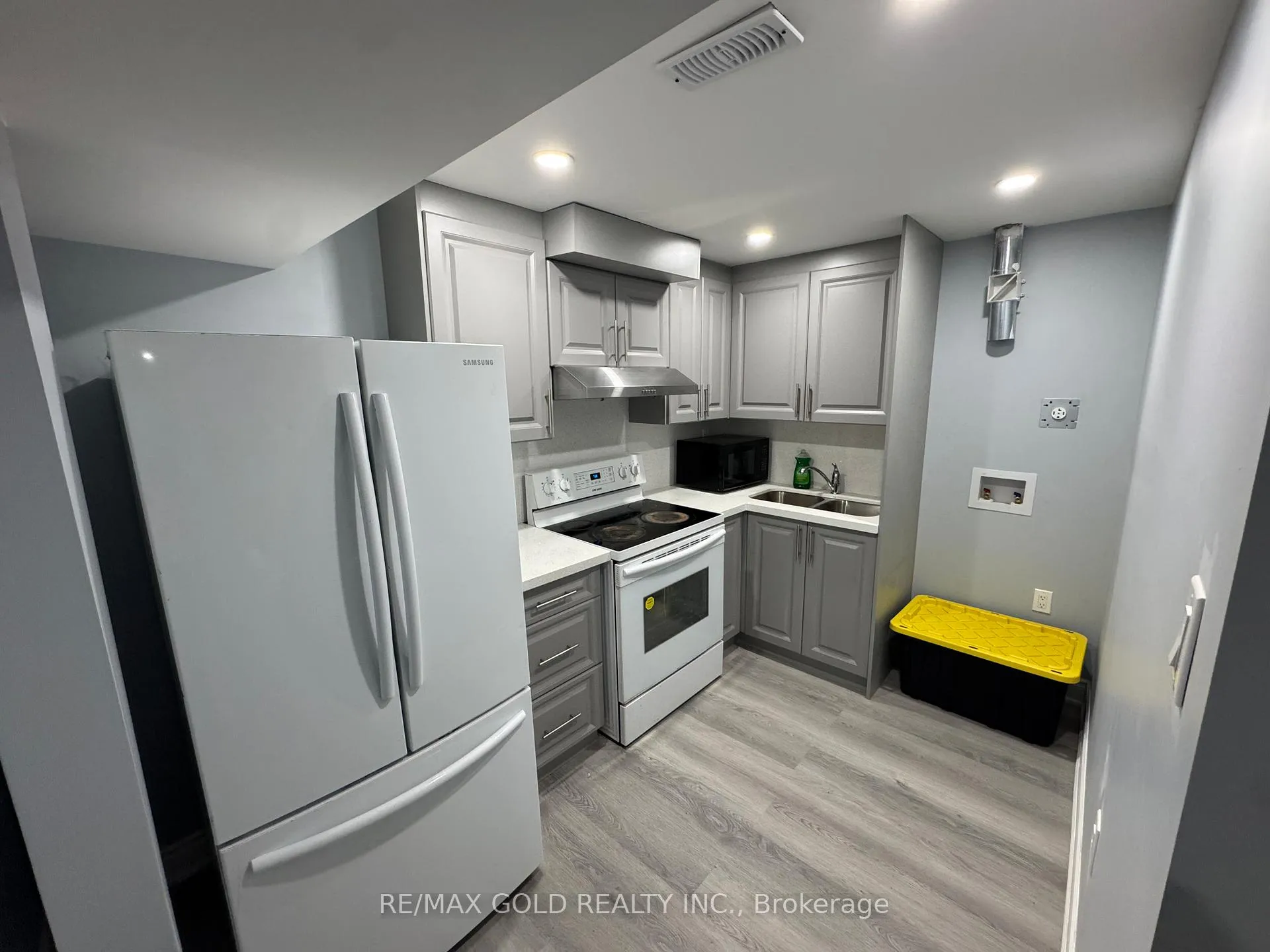 Photo 8 of 17 Capistro Street, Brampton, Fletcher's Meadow — HOMEH