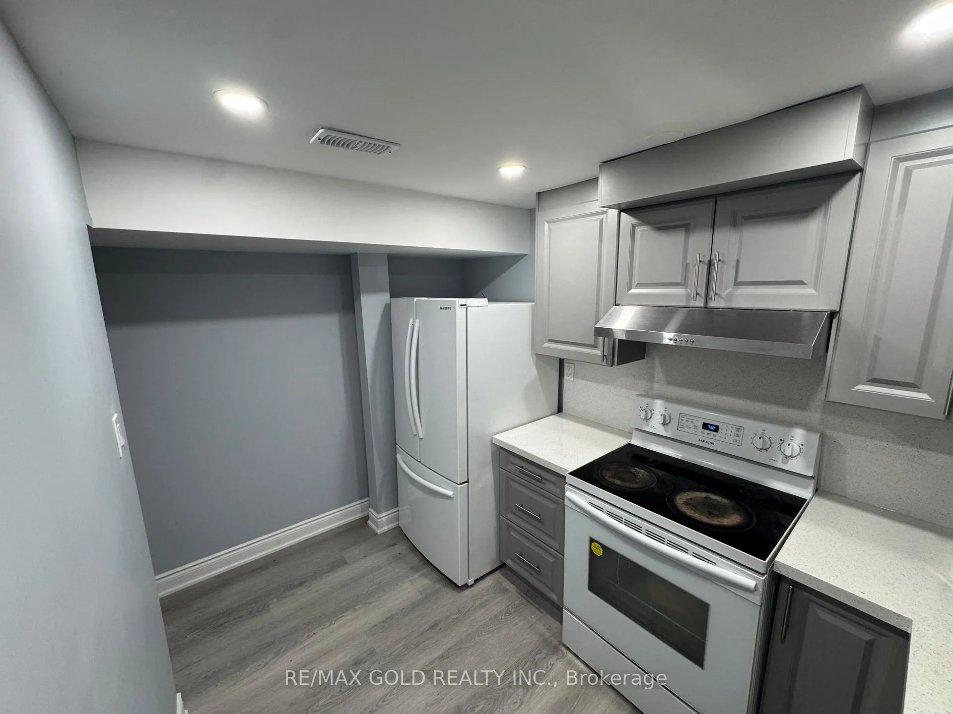 Photo 9 of 17 Capistro Street, Brampton, Fletcher's Meadow — HOMEH