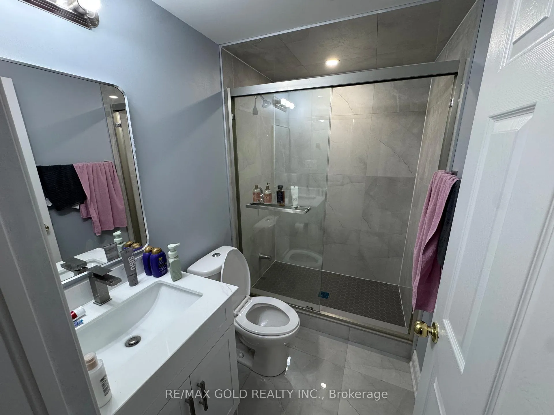 Photo 10 of 17 Capistro Street, Brampton, Fletcher's Meadow — HOMEH