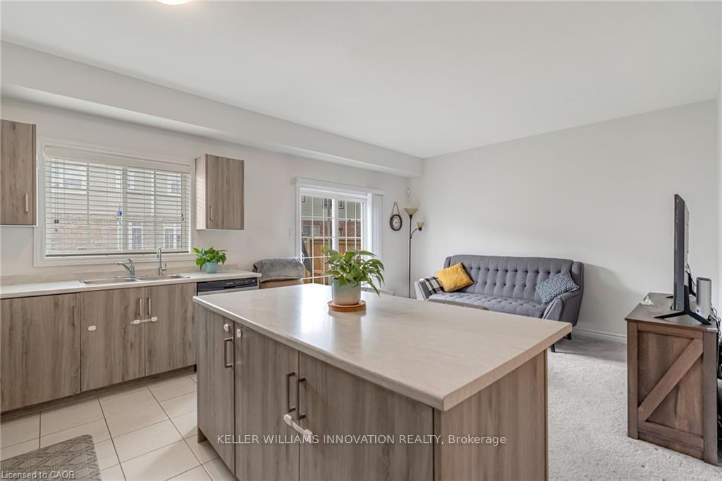 Photo 12 of 38 Dewberry Drive, Kitchener — HOMEH