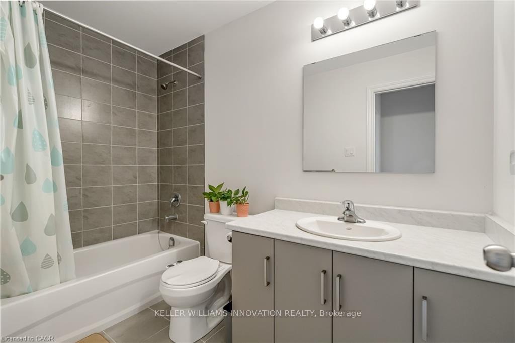 Photo 28 of 38 Dewberry Drive, Kitchener — HOMEH
